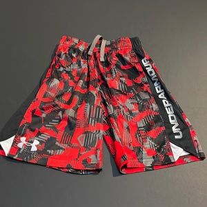 Boys Under Armour Microfiber Shorts w/Drawstring, size YSM